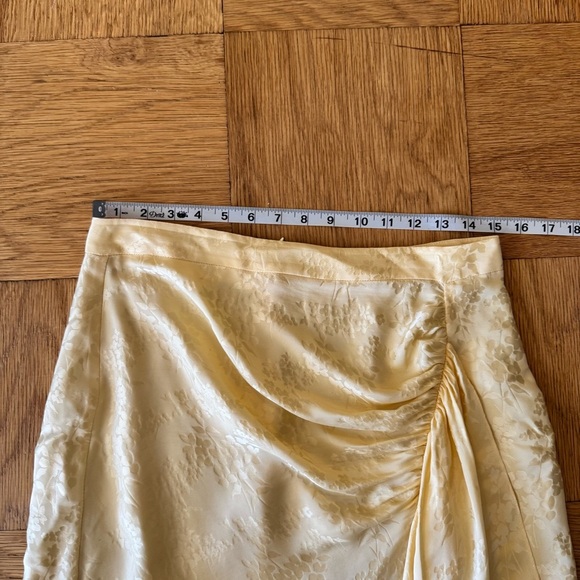 Masscob 40 US Large Butter Yellow Silk Skirt Drapey Floral Made In Spain - Picture 5 of 7